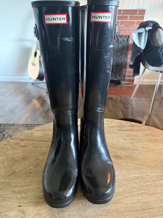 Hunter Shoes - Hunter Women's Tall Gloss Rain Boots - Black size 7